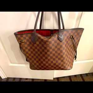 Louis Vuitton
Neverfull NM Tote Damier MM